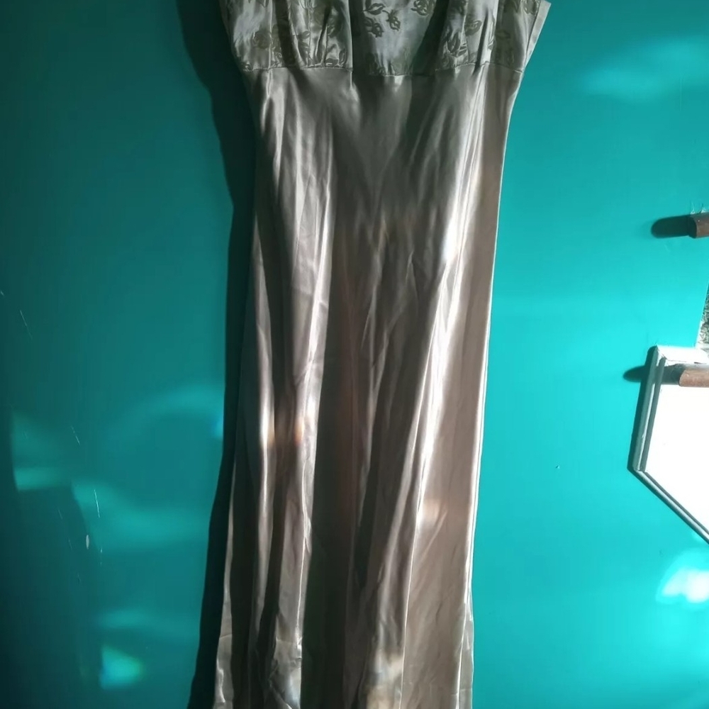 Jay Jacobs Private Edition Size 13/14 Gold Full Length Formal Dress